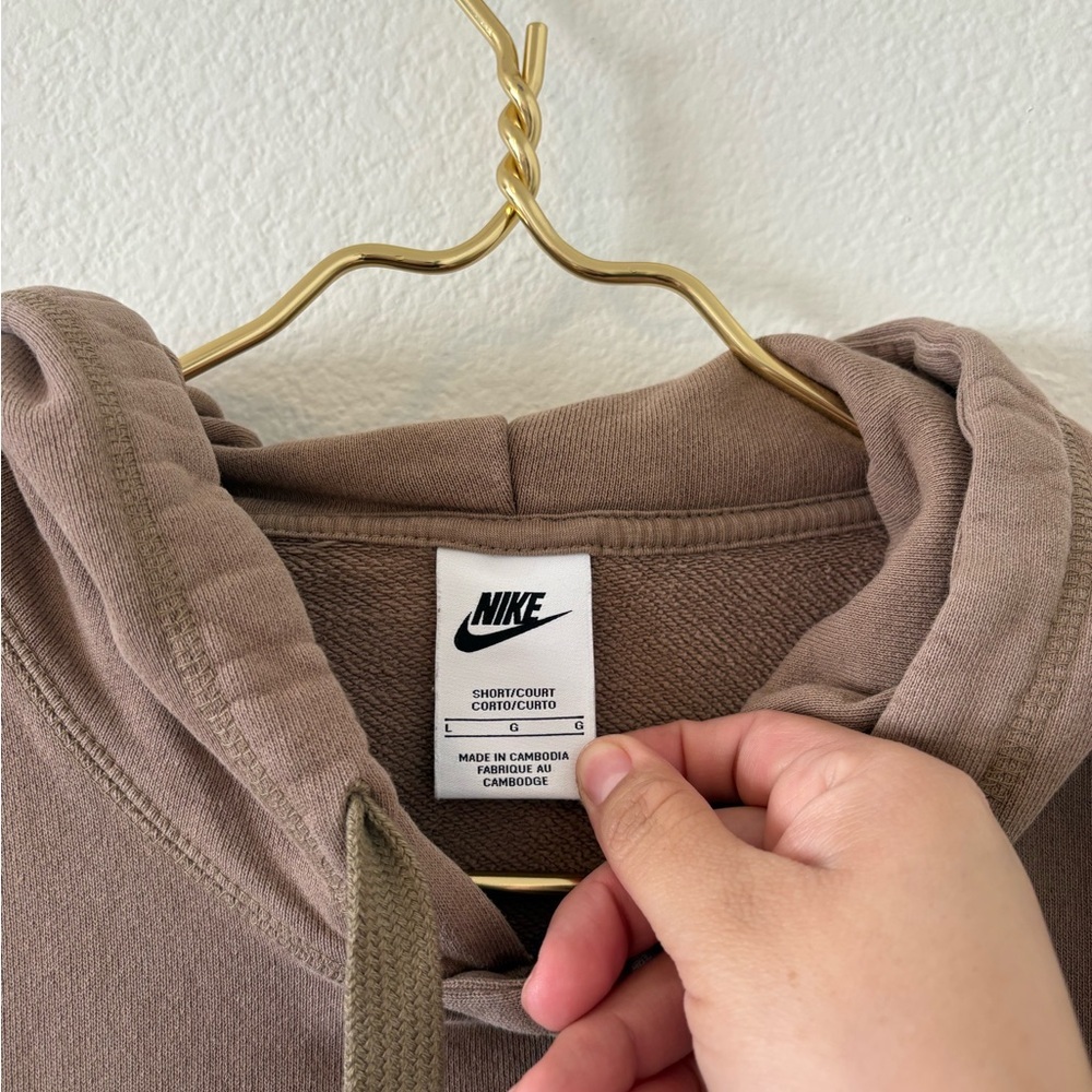 Nike Women's beige pullover sweater - Picture 3 of 5